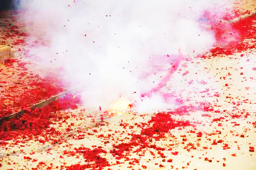 開業(yè)放鞭炮圖片